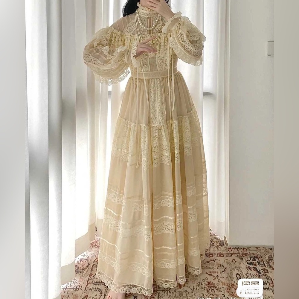 Vintage style wedding dress gown 70s 80s 90s lace dress